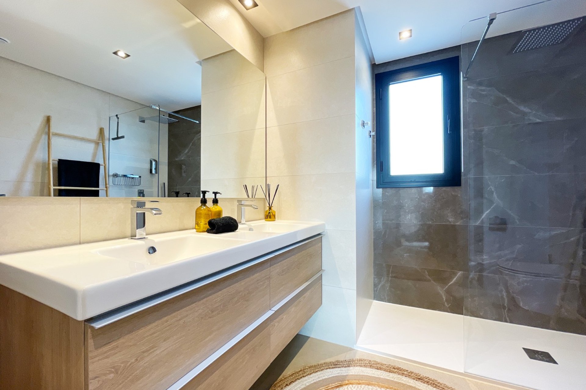 Reventa - Apartamento / piso - Marbella - Nueva Andalucía