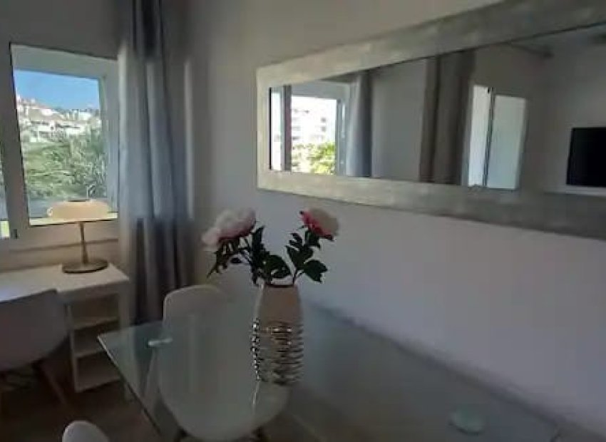 Reventa - Apartamento / piso - Marbella - Nueva Andalucía