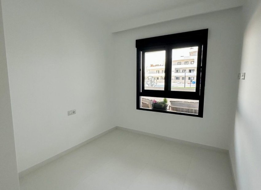 Reventa - Apartamento / piso - San Miguel de Salinas - Urbanizaciones