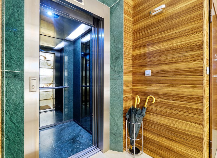 Reventa - Apartamento / piso - Torrevieia - Center