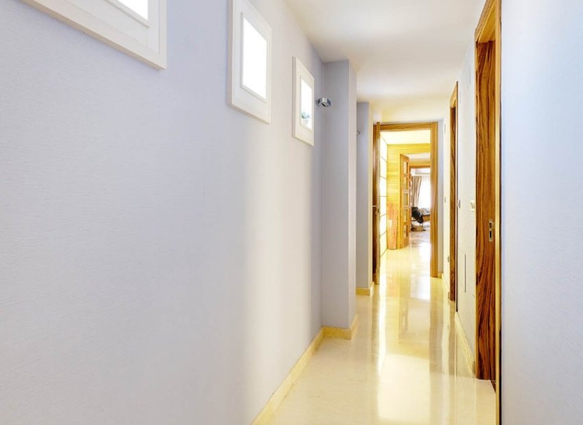 Reventa - Apartamento / piso - Torrevieia - Center