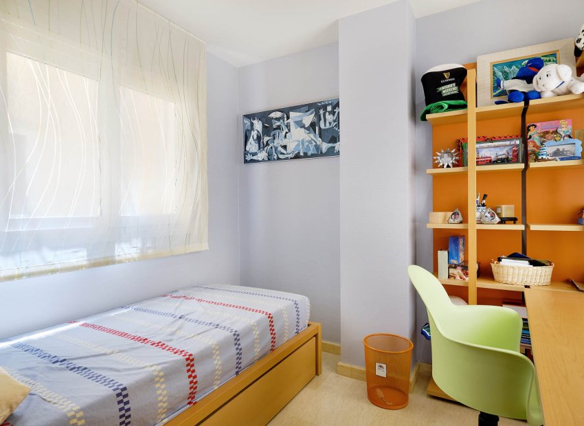 Reventa - Apartamento / piso - Torrevieia - Center