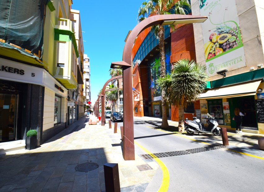 Reventa - Apartamento / piso - Torrevieia - Center