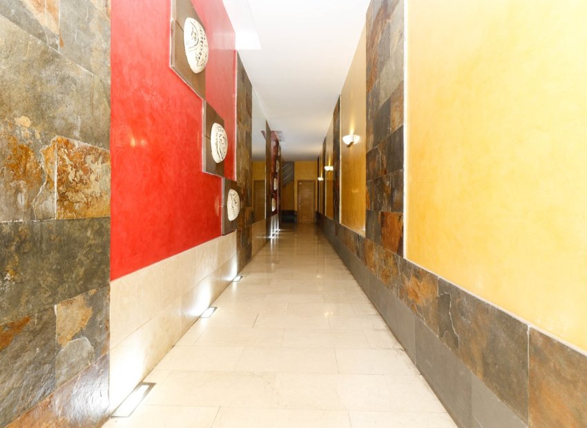 Reventa - Apartamento / piso - Torrevieia - Center