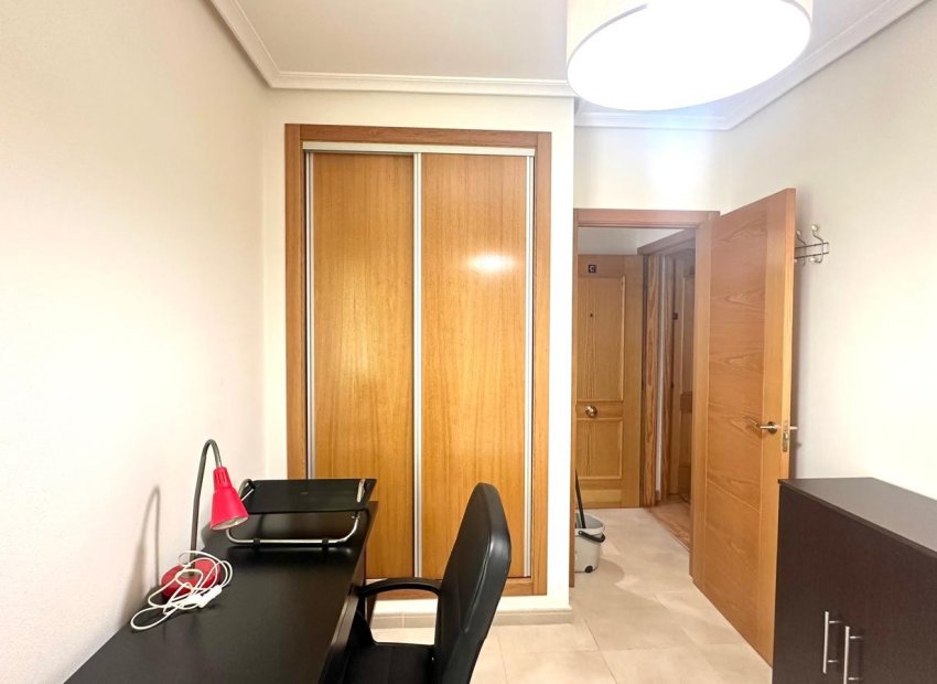 Reventa - Apartamento / piso - Torrevieia - Center