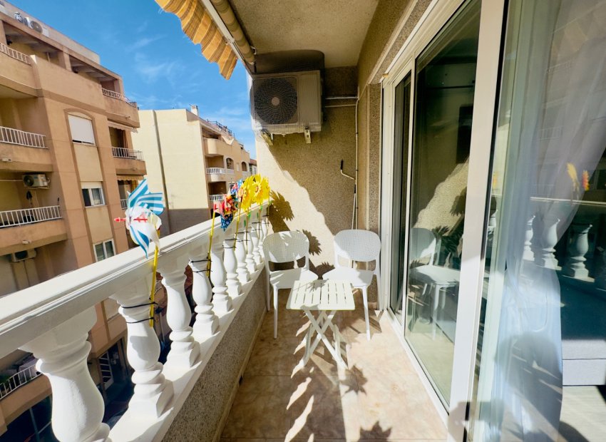 Reventa - Apartamento / piso - Torrevieia - Center