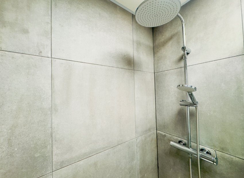 Reventa - Apartamento / piso - Torrevieia - Center