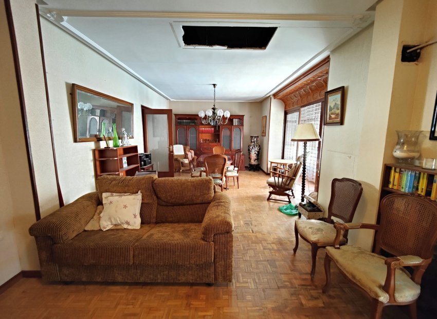 Reventa - Apartamento / piso - Torrevieia - Center