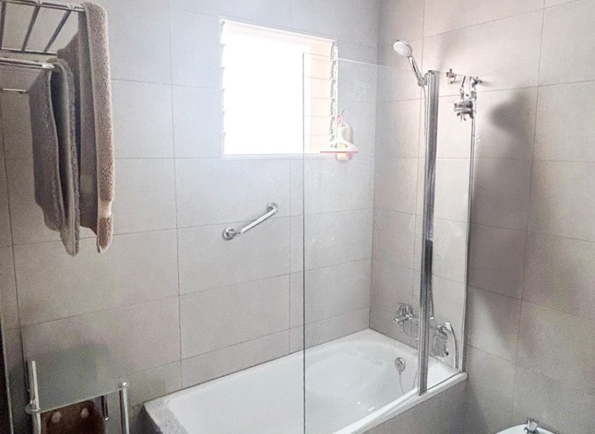 Reventa - Apartamento / piso - Torrevieia - Center