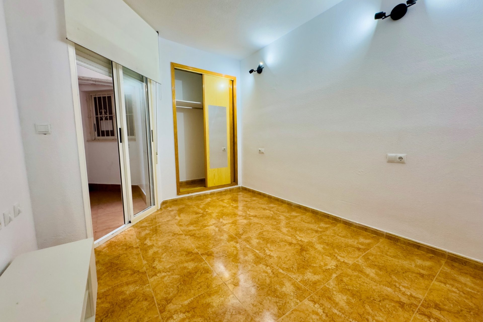 Reventa - Apartamento / piso - Torrevieia - Center