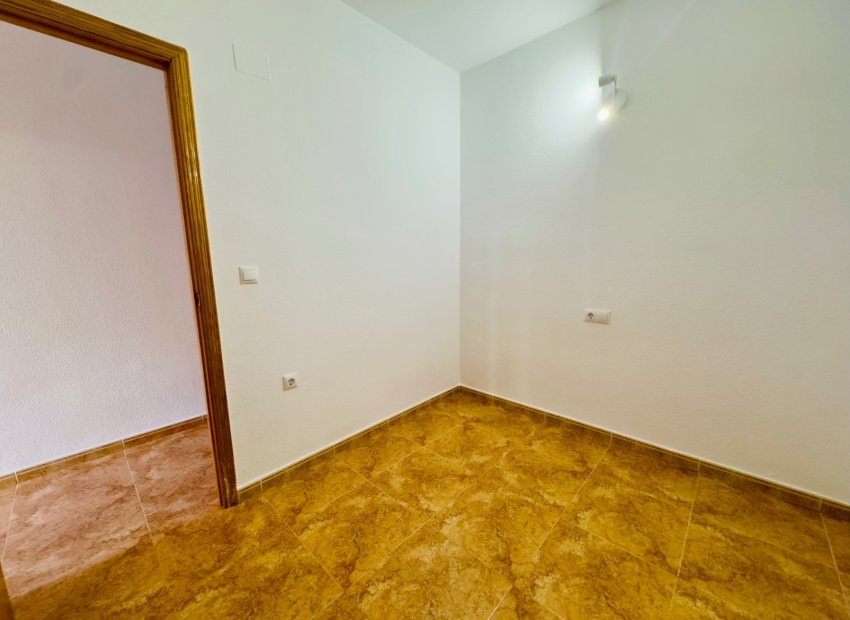 Reventa - Apartamento / piso - Torrevieia - Center