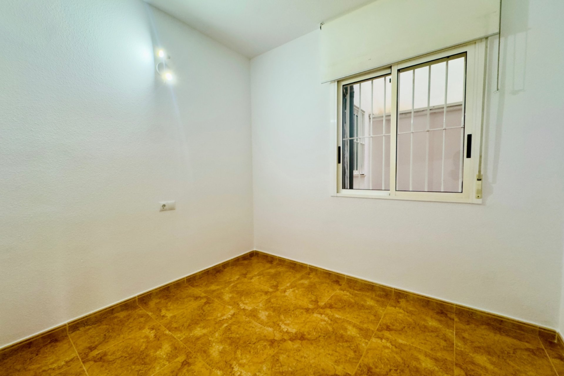 Reventa - Apartamento / piso - Torrevieia - Center