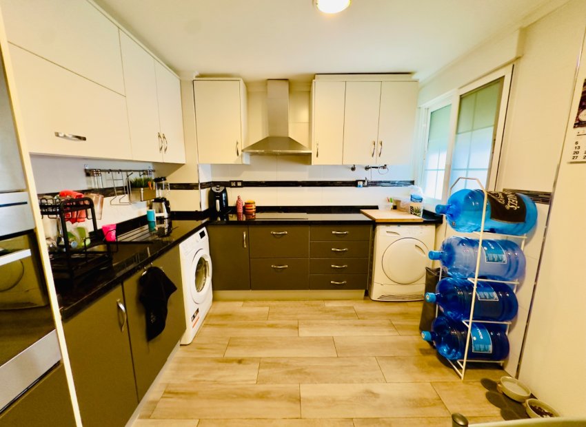 Reventa - Apartamento / piso - Torrevieia - Center