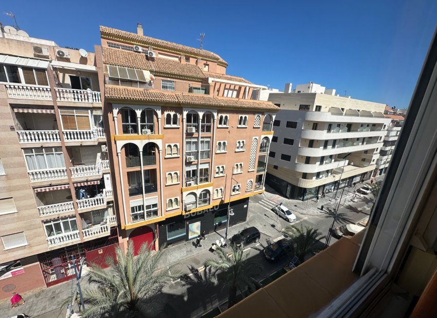 Reventa - Apartamento / piso - Torrevieia - Center
