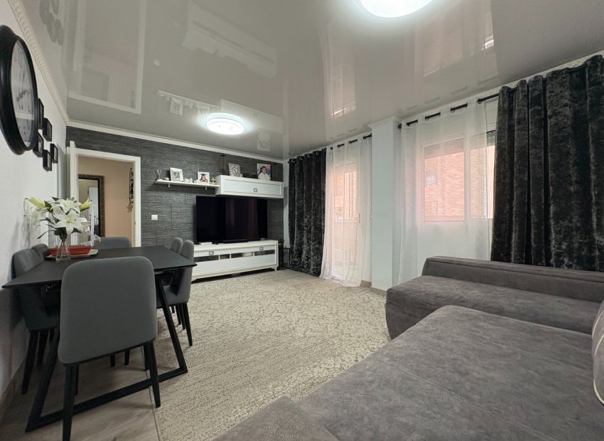 Reventa - Apartamento / piso - Torrevieia - Center
