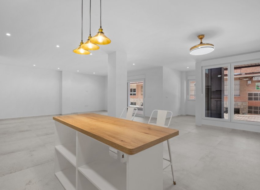 Reventa - Apartamento / piso - Torrevieia - El Acequión - Los Náufragos