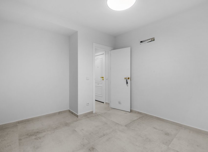 Reventa - Apartamento / piso - Torrevieia - El Acequión - Los Náufragos