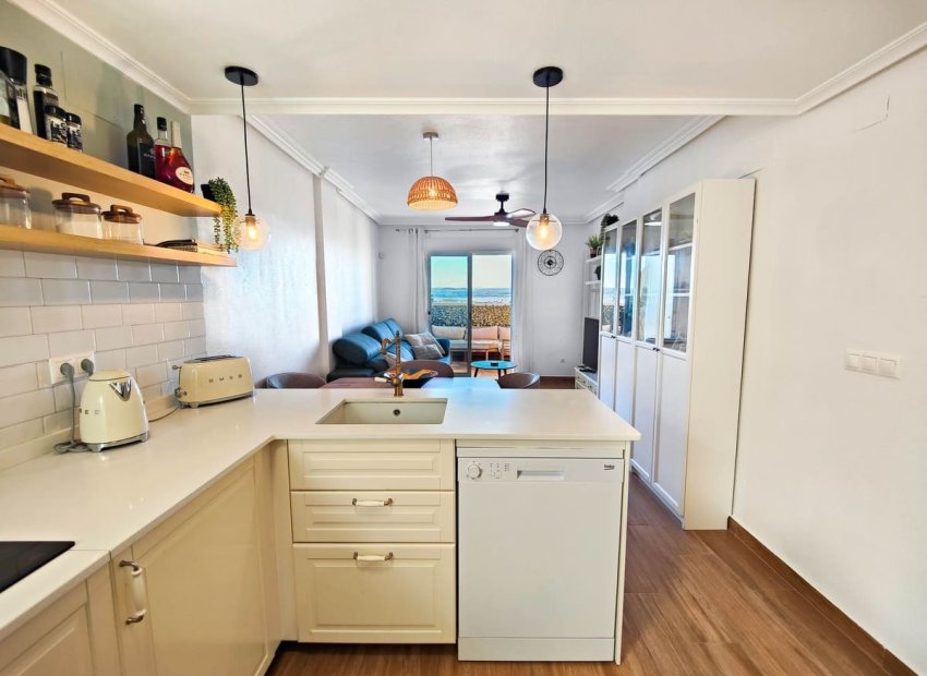 Reventa - Apartamento / piso - Torrevieia - El Acequión - Los Náufragos