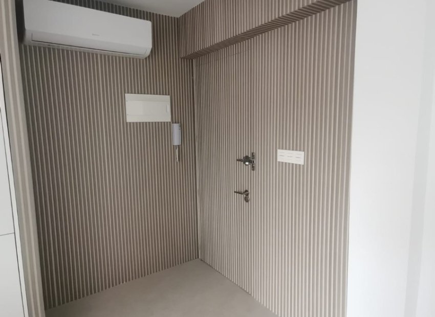 Reventa - Apartamento / piso - Torrevieia - La Mata