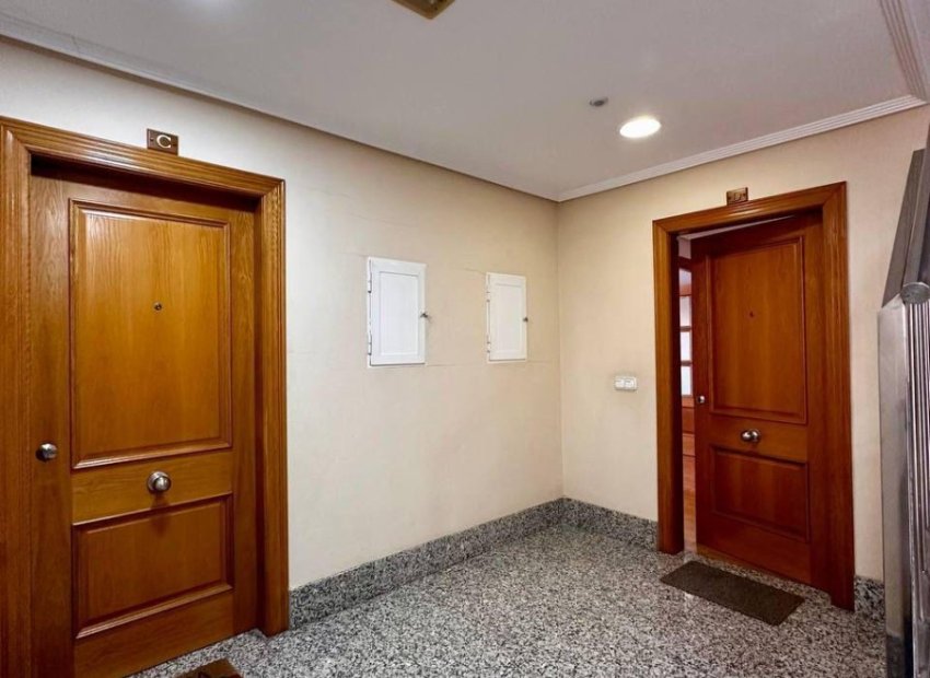 Reventa - Apartamento / piso - Torrevieia - Torrevieja