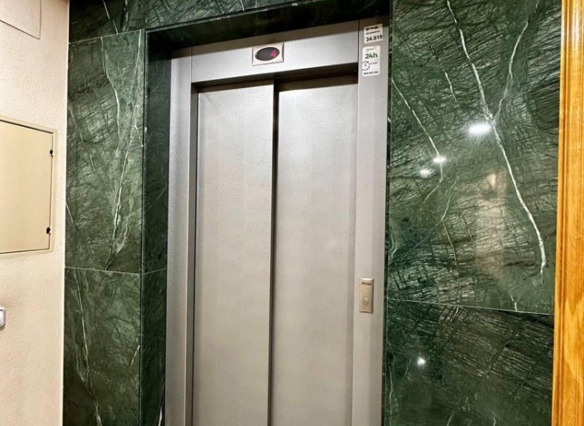 Reventa - Apartamento / piso - Torrevieia - Torrevieja