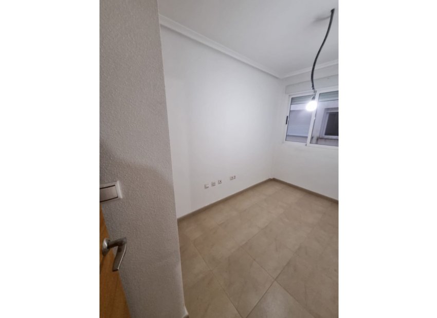 Reventa - Apartamento / piso - Torrevieia - Torrevieja
