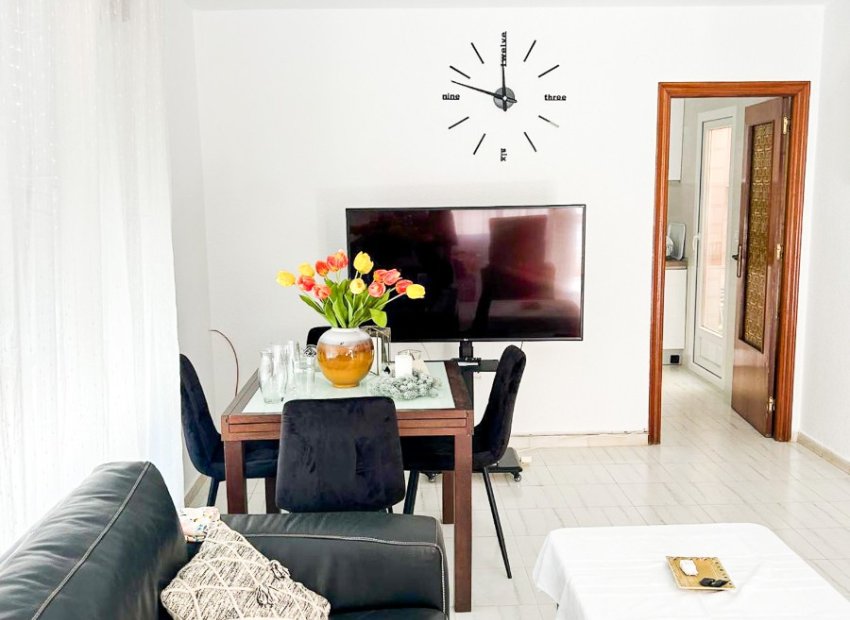 Reventa - Apartments - Flats - Torrevieia - Center