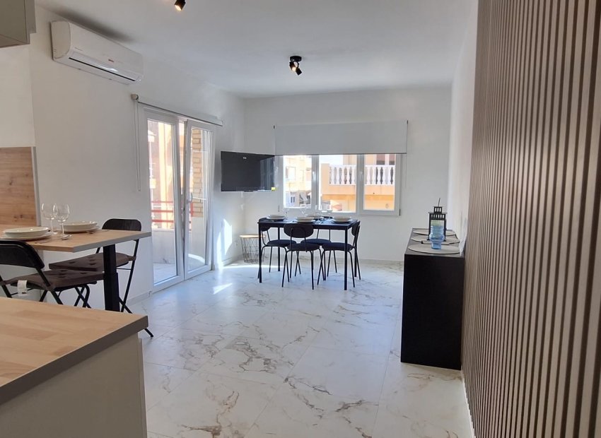 Reventa - Apartments - Flats - Torrevieia - Center