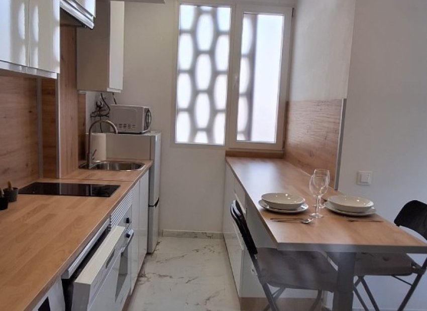 Reventa - Apartments - Flats - Torrevieia - Center