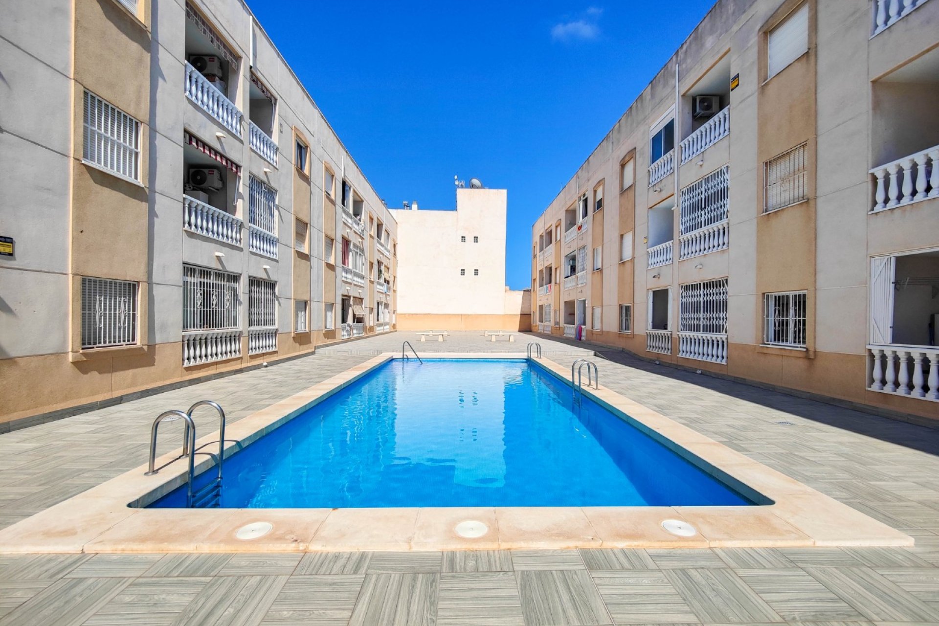 Reventa - Apartments - Flats - Torrevieia - Center