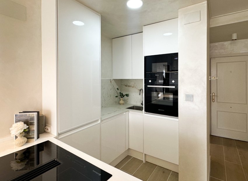 Reventa - Apartments - Flats - Torrevieia - Center