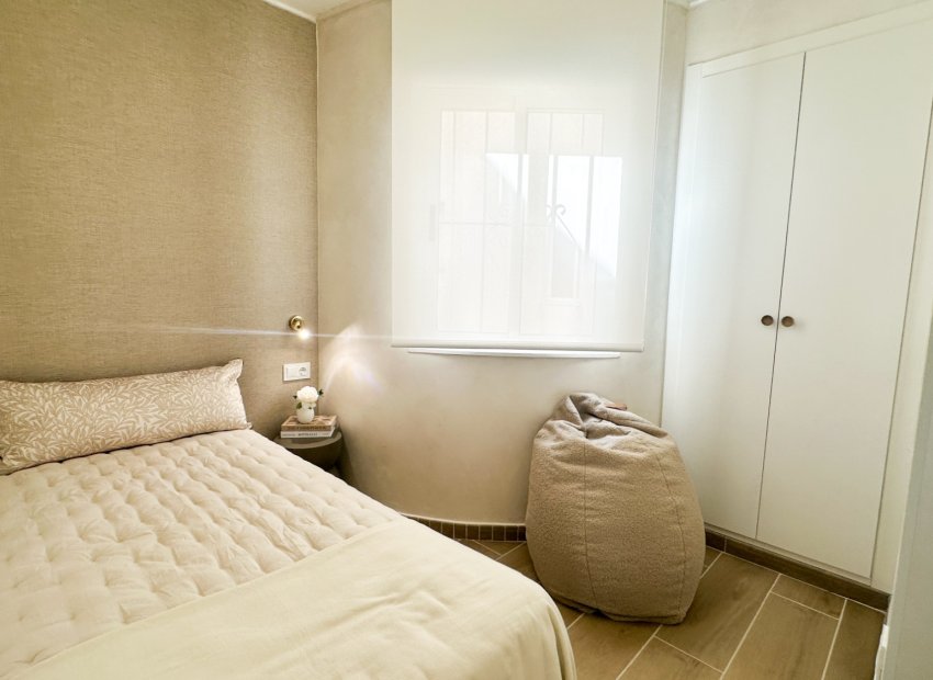 Reventa - Apartments - Flats - Torrevieia - Center