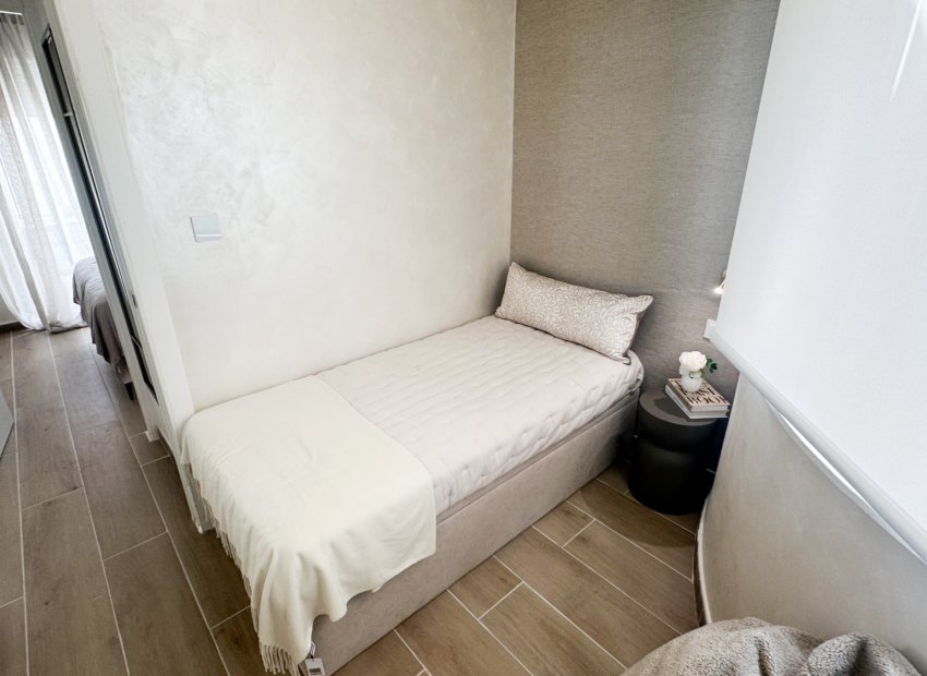 Reventa - Apartments - Flats - Torrevieia - Center