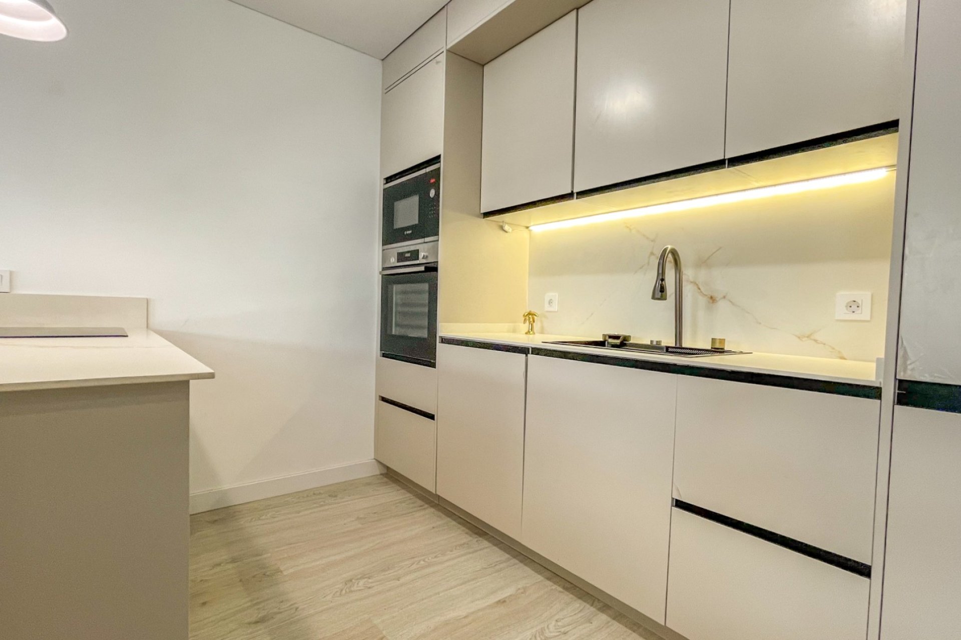Reventa - Apartments - Flats - Torrevieia - Playa Los Naufragos