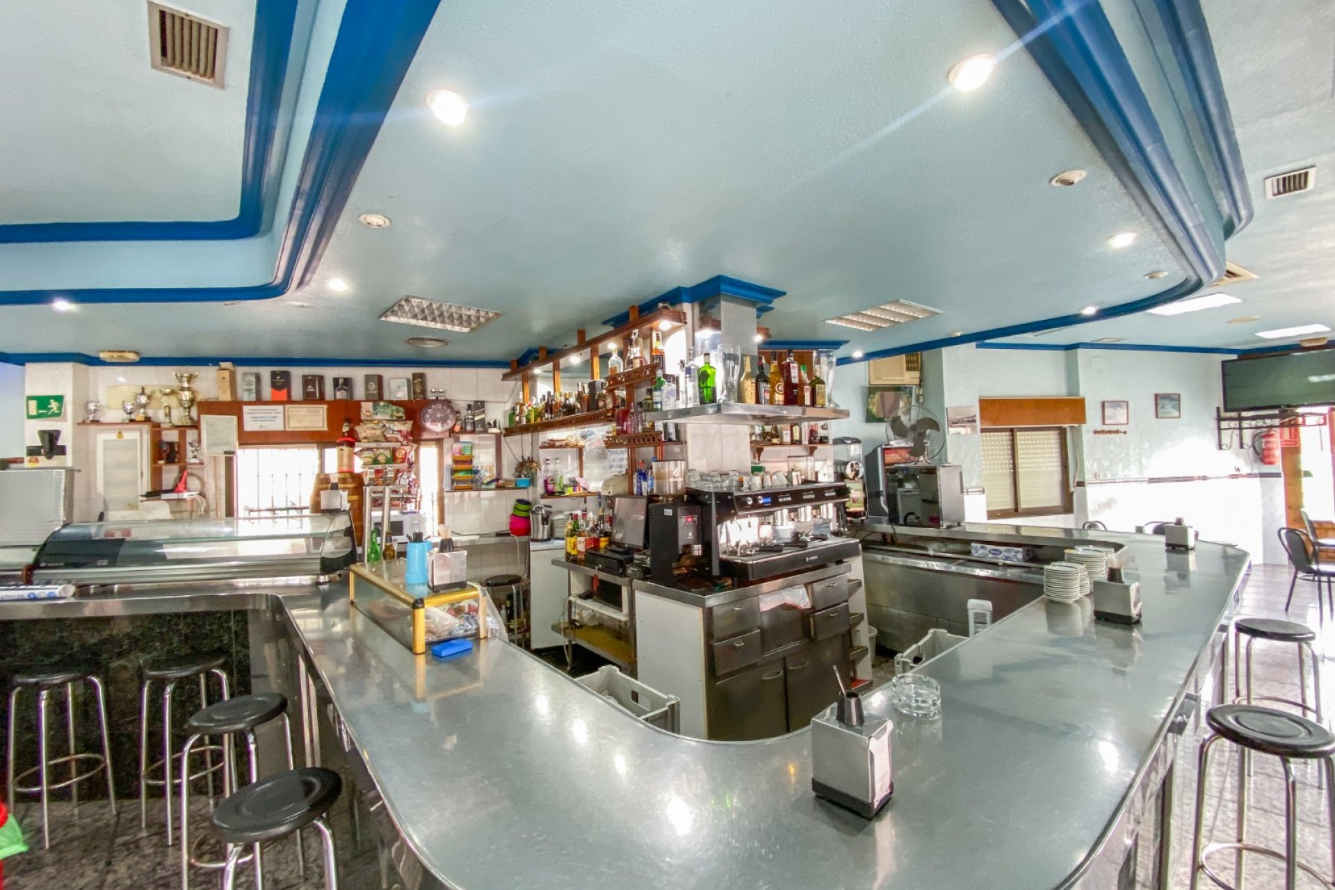 Reventa - Comercial - Águilas - Center