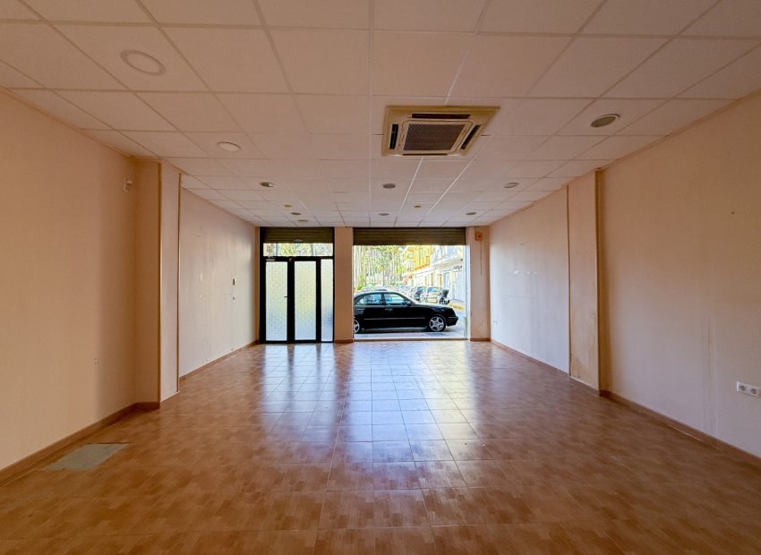 Reventa - Comercial - Águilas - Paseo Parra