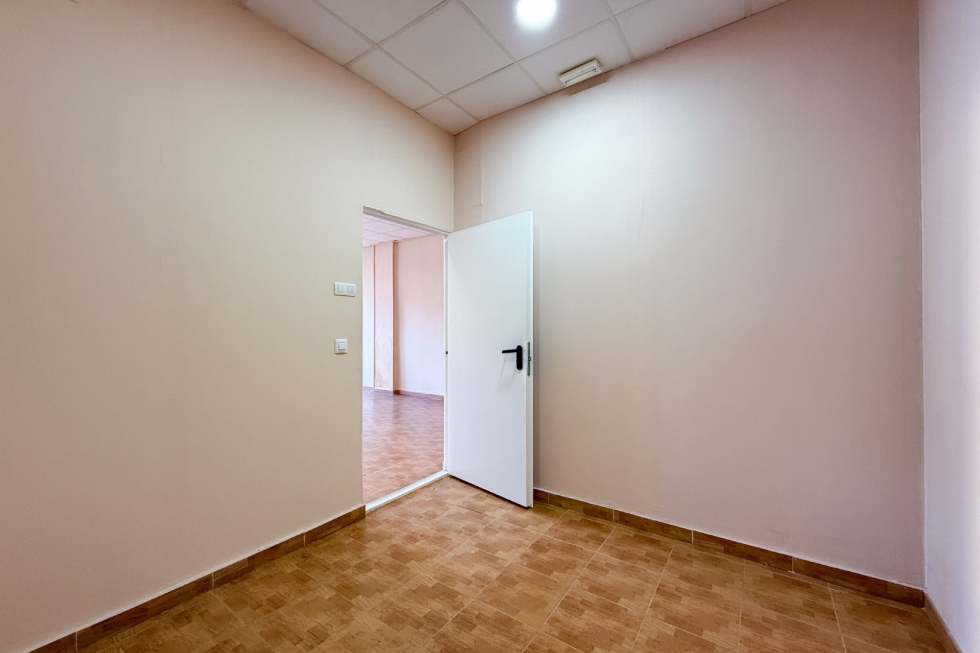 Reventa - Comercial - Águilas - Paseo Parra