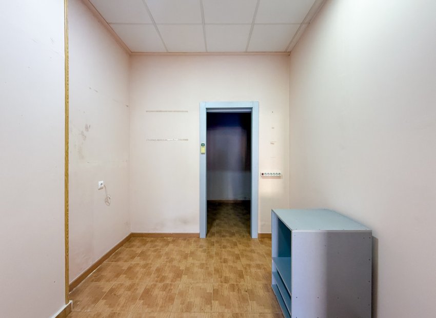 Reventa - Comercial - Águilas - Paseo Parra