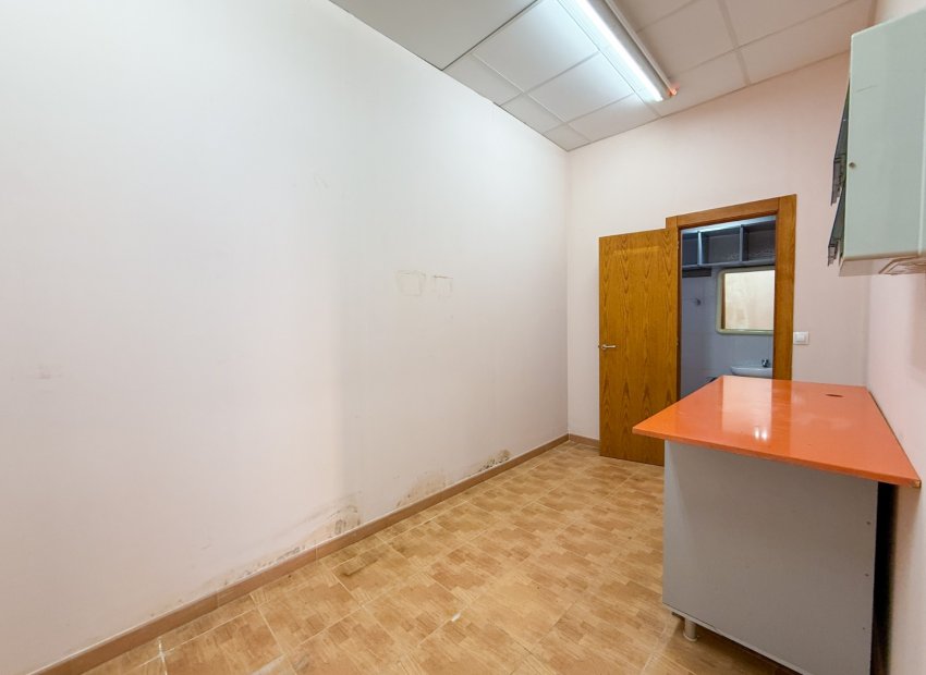 Reventa - Comercial - Águilas - Paseo Parra