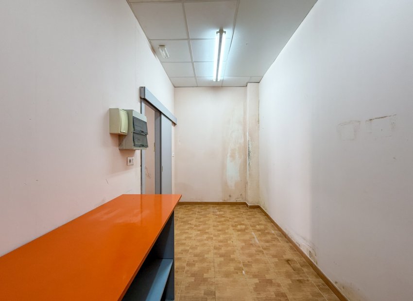 Reventa - Comercial - Águilas - Paseo Parra