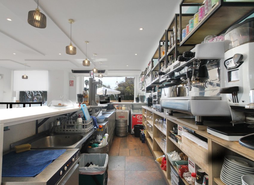 Reventa - Comercial - Alicante - Playa San Juan