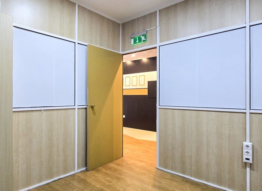 Reventa - Comercial - Guardamar del Segura - Center