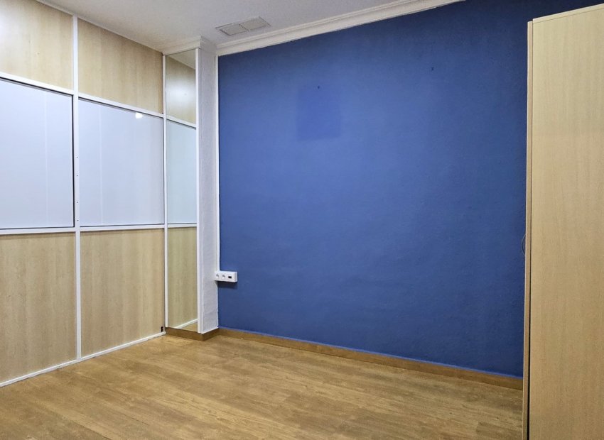 Reventa - Comercial - Guardamar del Segura - Center