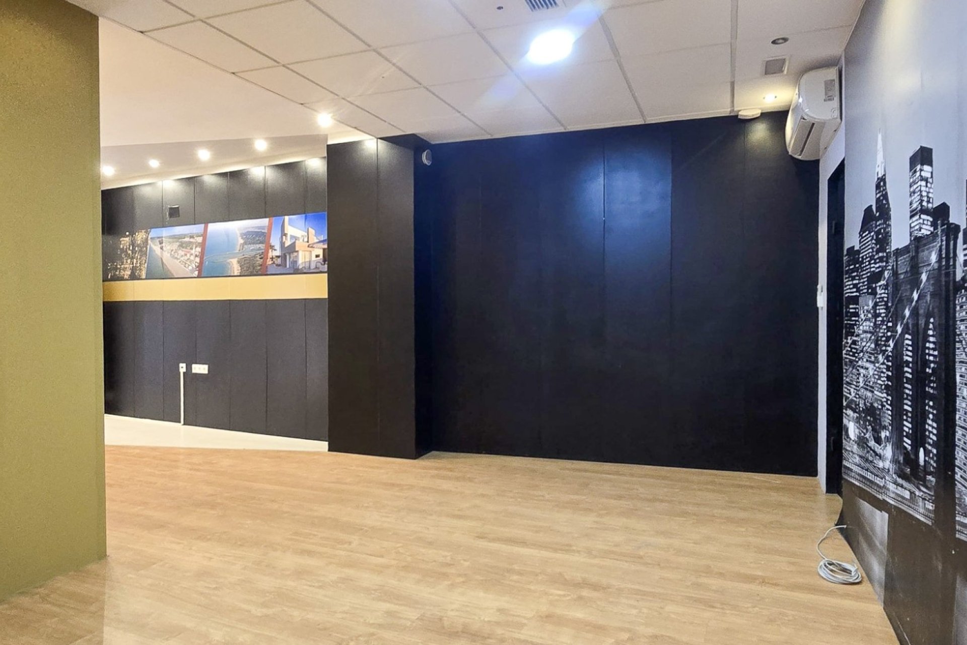 Reventa - Comercial - Guardamar del Segura - Center