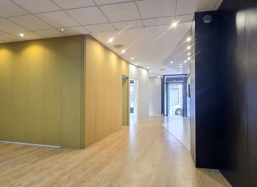 Reventa - Comercial - Guardamar del Segura - Center