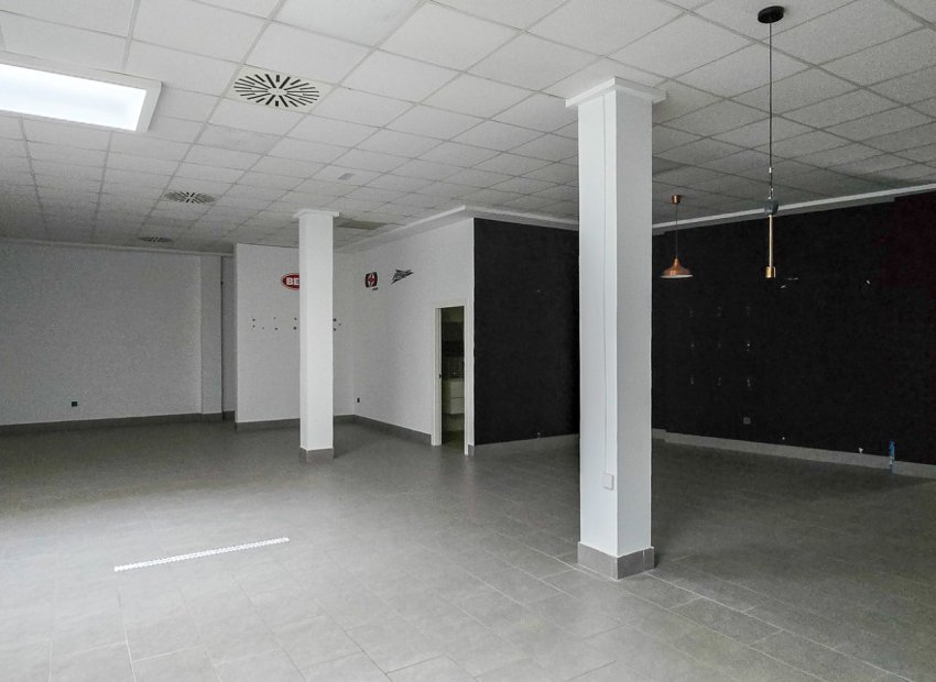 Reventa - Comercial - Guardamar del Segura - Center