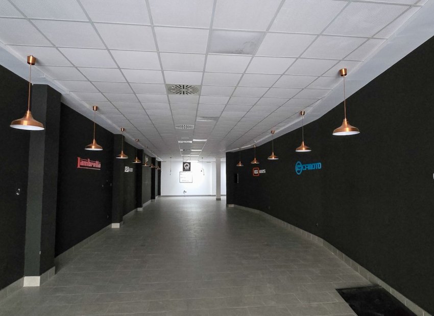 Reventa - Comercial - Guardamar del Segura - Center