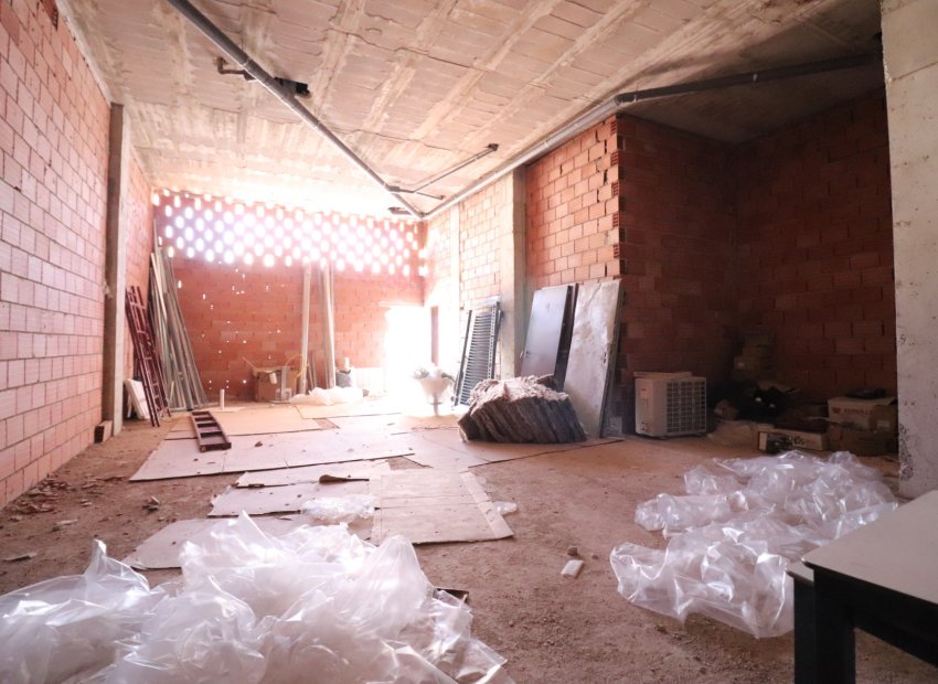 Reventa - Comercial - Los Montesinos - Laguna Green