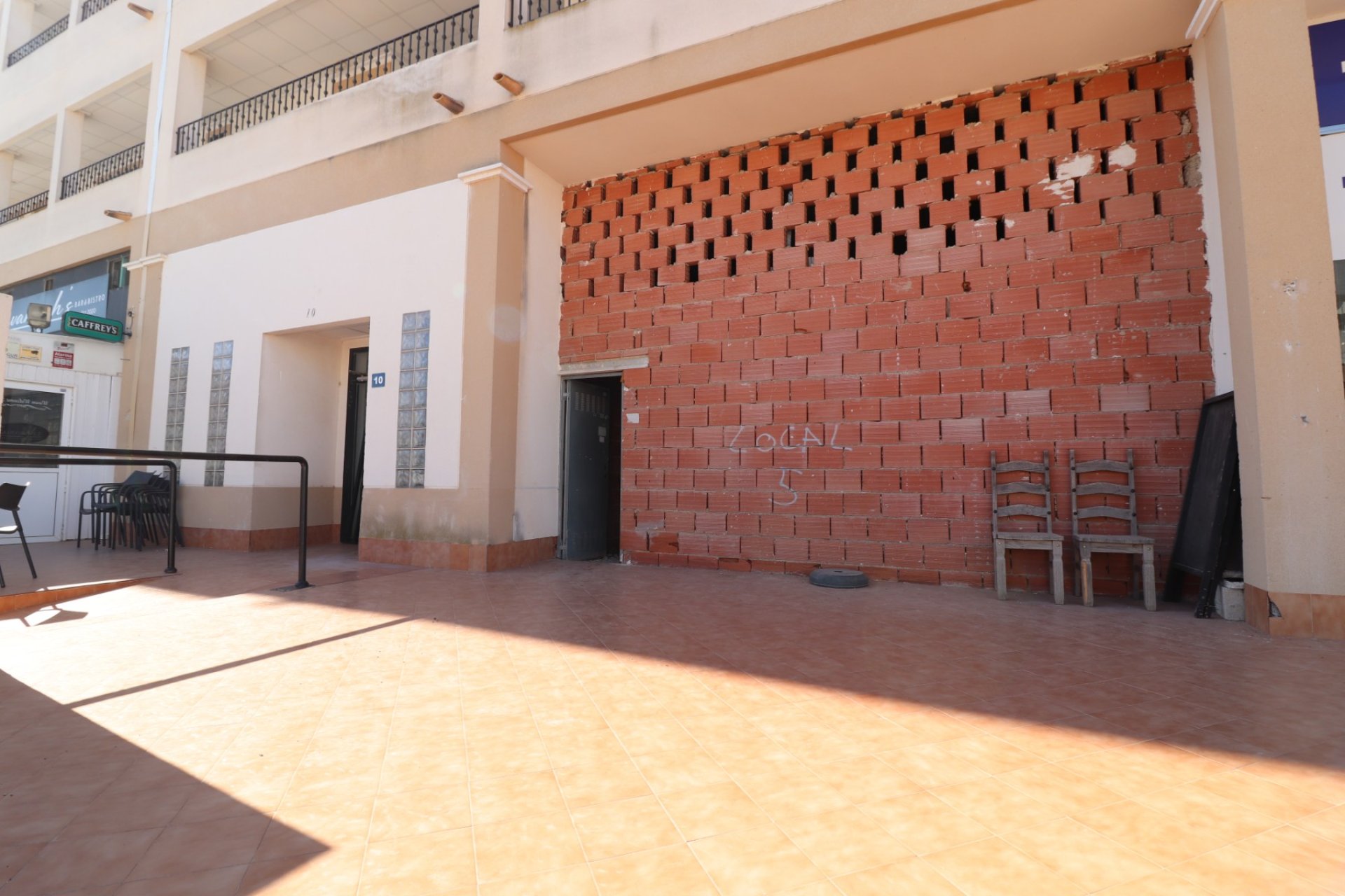 Reventa - Comercial - Los Montesinos - Laguna Green