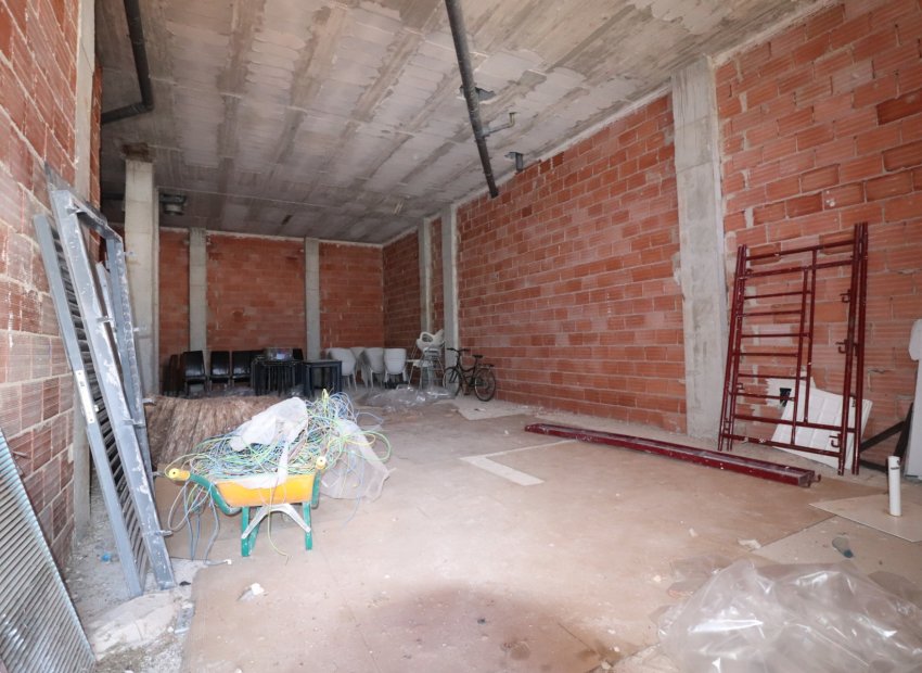 Reventa - Comercial - Los Montesinos - Laguna Green